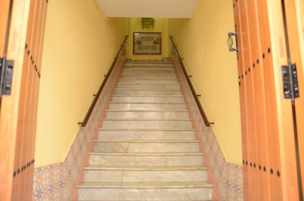 Pension Bienvenido Sevilla Buitenkant foto