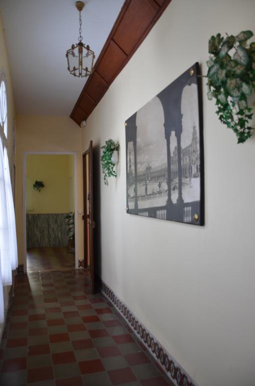Pension Bienvenido Sevilla Buitenkant foto