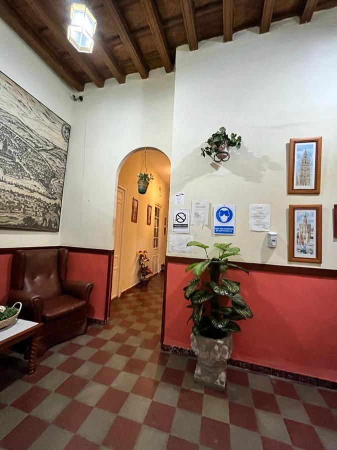 Pension Bienvenido Sevilla Buitenkant foto