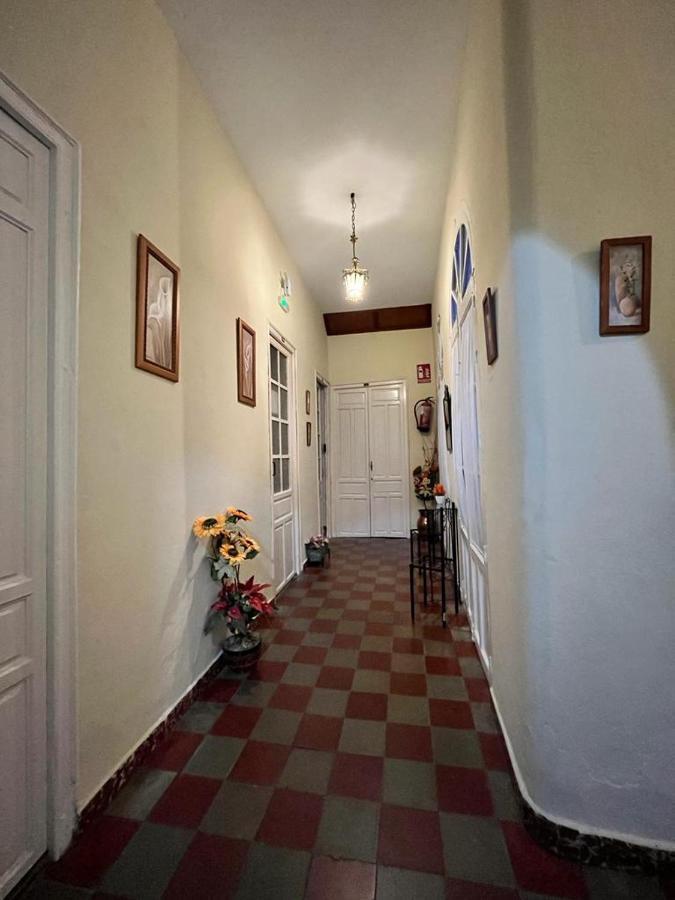 Pension Bienvenido Sevilla Buitenkant foto
