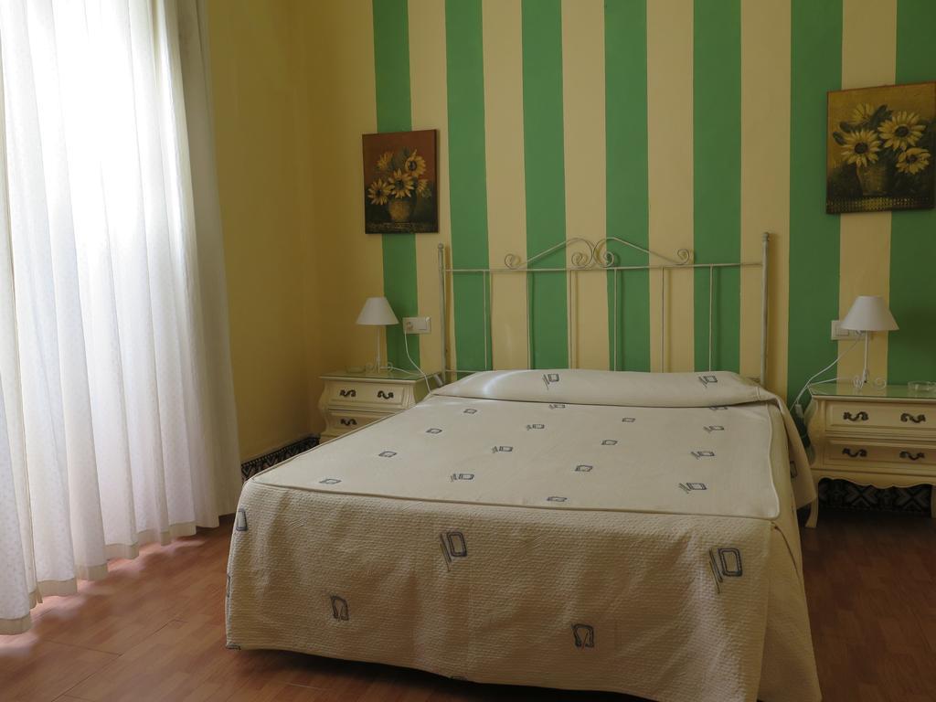 Pension Bienvenido Sevilla Buitenkant foto