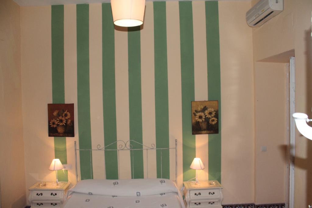 Pension Bienvenido Sevilla Buitenkant foto