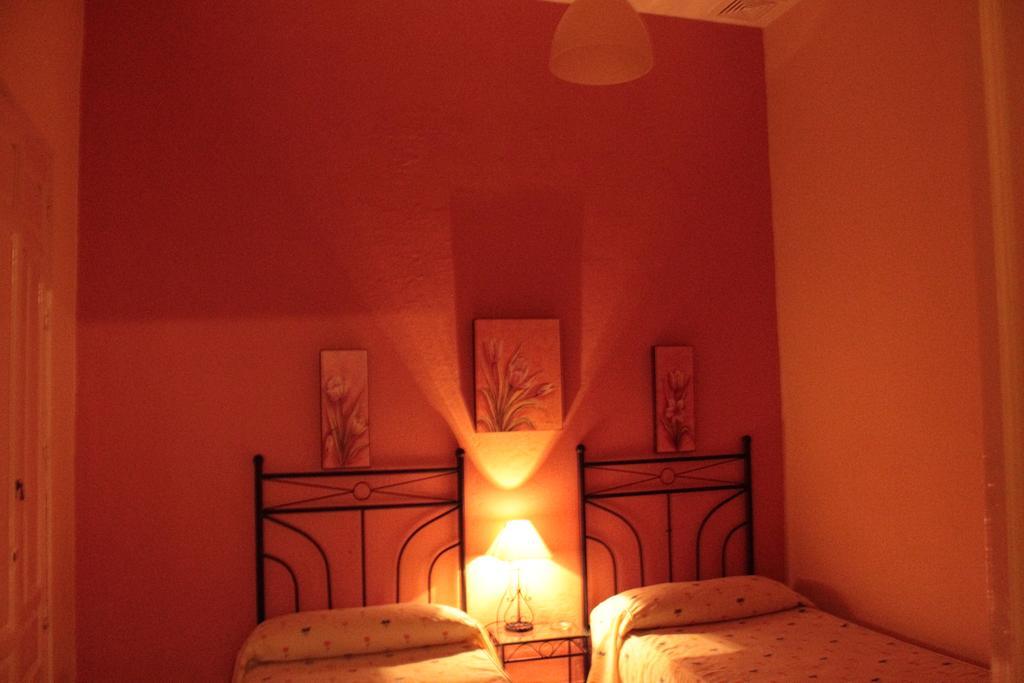 Pension Bienvenido Sevilla Buitenkant foto